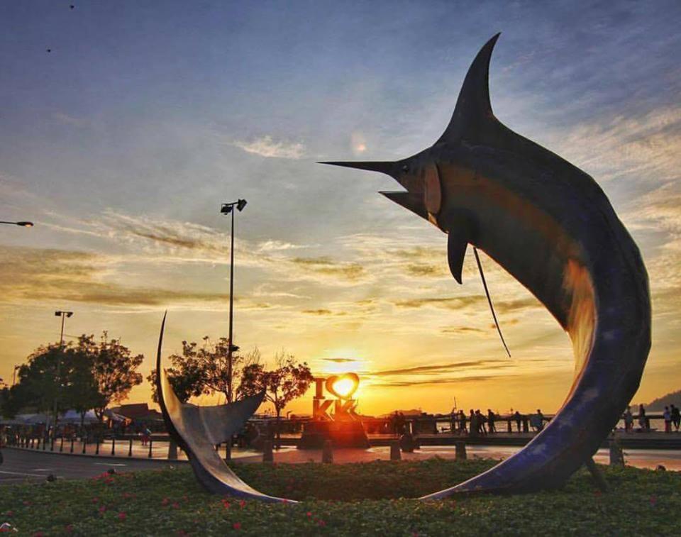Marina Court Kota Kinabalu Sabah By Zizie Homes Luaran gambar