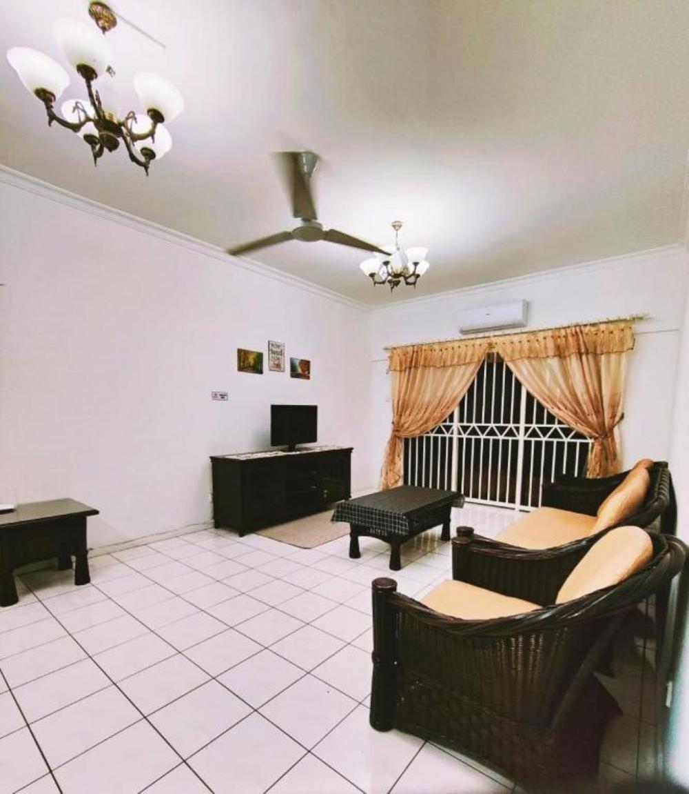 Marina Court Kota Kinabalu Sabah By Zizie Homes Luaran gambar